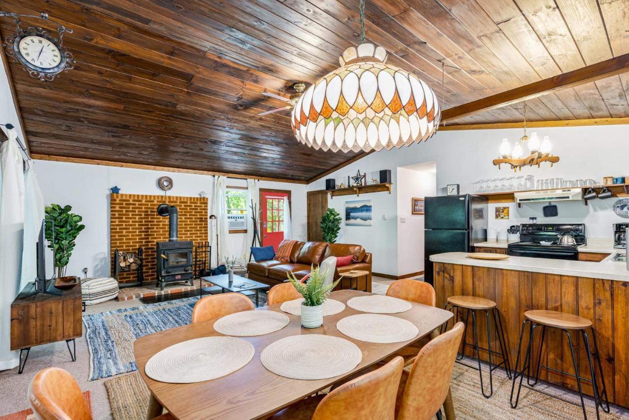Secluded W Hot Tub, Fire Pit, Deck & Updated Wifi Great Cacapon Exterior photo
